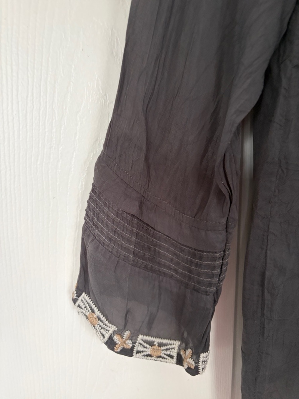 JOHNNY WAS Shirt Tunic Embroidered Boho Blouse Top Gray Small - Picture 3 of 15